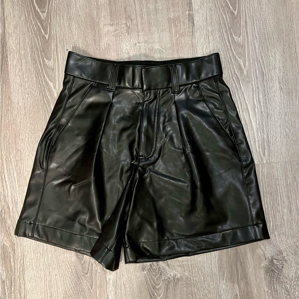 Abercrombie & Fitch Vegan Leather Sloan Shorts  - Black